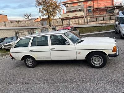 Usata Mercedes 240 1982 Bianco Station wagon
