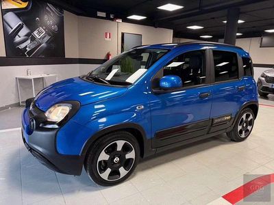 Usata Fiat Panda Cross Cross 69 CV (50 kW) 2025 Blu/azzurro Utilitaria