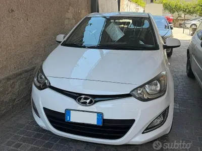 Usata Hyundai i20 85 CV (62 kW) 2014 Bianco Utilitaria