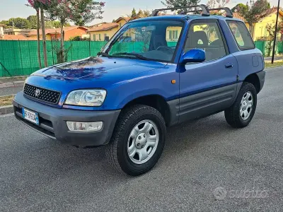 Usata Toyota RAV4 128 CV (94 kW) 1999 Bluazzurro Station wagon