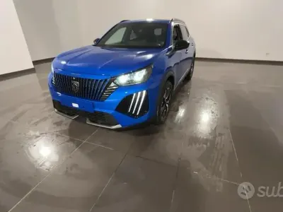 Usata Peugeot 2008 Allure 101 CV (74 kW) 2024 Blu SUV