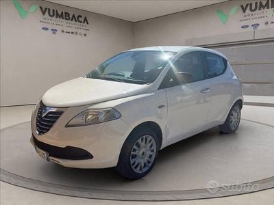 Usata Lancia Ypsilon Gold 95 CV (69 kW) 2012 Bianco metallizzato Utilitaria