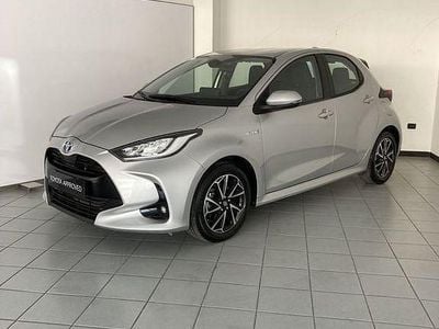 Usata Toyota Yaris Hybrid Trend 115 CV (84 kW) 2021 Grigio Utilitaria