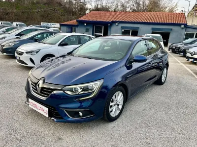Usata Renault Mégane IV 110 CV (80 kW) 2018 Bluazzurro Berlina