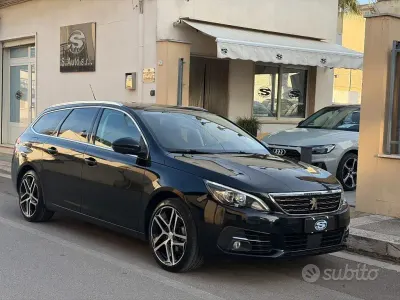 Usata Peugeot 308 GT-line 120 CV (88 kW) 2018 Nero Station wagon