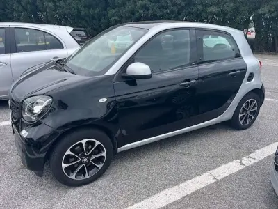 Usata Smart ForFour Passion 71 CV (52 kW) 2016 Nero Utilitaria