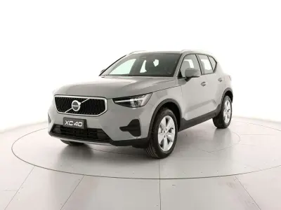 Nuova Volvo XC40 Core 163 CV (119 kW) 2026 Grigio SUV