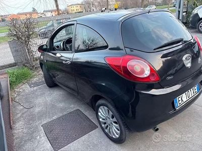 Usata Ford Ka 69 CV (50 kW) 2015 Nero Berlina