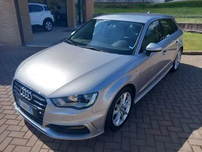 Begagnad Audi A3 Attraction 110 HK (80 kW) 2015 Silver Sedan