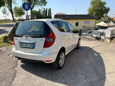 Occasion Mercedes A180 Avantgarde 109 ch (80 kW) 2010 Blanc Monospace