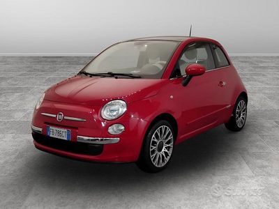 Begagnad Fiat 500 Lounge 69 HK (50 kW) 2015 Röd Sedan