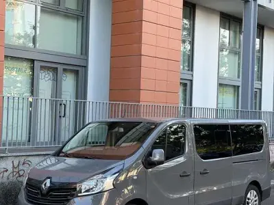 Usata Renault Trafic 75 CV (55 kW) 2017 Grigio Monovolume