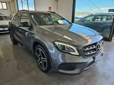 Usata Mercedes GLA220 Premium 170 CV (125 kW) 2019 Grigio SUV