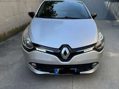 Second-hand Renault Clio IV Zen 75 CP (55 kW) 2016 Berlinǎ