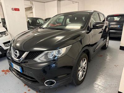 Używany Nissan Qashqai Acenta 131 KM (96 kW) 2015 Czarny SUV