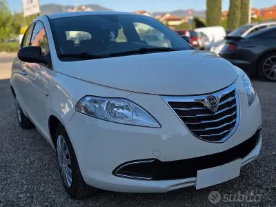 Usata Lancia Ypsilon Silver 69 CV (50 kW) 2012 Bianco Utilitaria