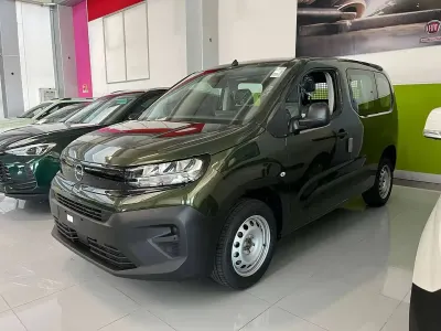 Nieuw Opel Combo Life Edition+ 102 PK (75 kW) 2026 Groen Van