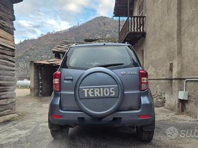 Usata Daihatsu Terios 105 CV (77 kW) 2006 Grigio SUV