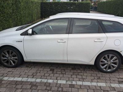 Toyota Auris Hybrid