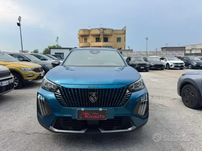 Usata Peugeot 2008 Allure 101 CV (74 kW) 2025 Blu SUV