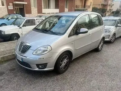 Usata Lancia Musa 95 CV (69 kW) 2010 Grigio Monovolume