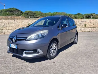 Usata Renault Scenic E-Tech LIMITED 110 CV (80 kW) 2015 Grigio Monovolume