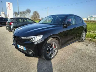Käytetty Alfa Romeo Stelvio Executive 209 HP (153 kW) 2019 Musta Katumaasturi