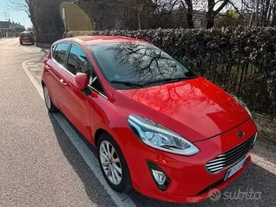 Usata Ford Fiesta 75 CV (55 kW) 2019 Rosso Utilitaria