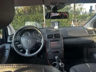 Usata Mercedes A200 Elegance 140 CV (102 kW) 2011 Utilitaria