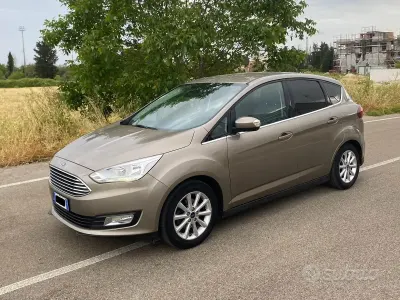 Begagnad Ford C-MAX Titanium 120 HK (88 kW) 2019 Brun Minibuss