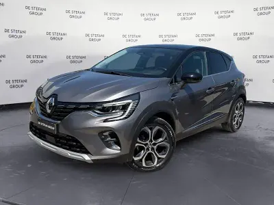 Usata Renault Captur Techno 101 CV (74 kW) 2023 Grigio SUV