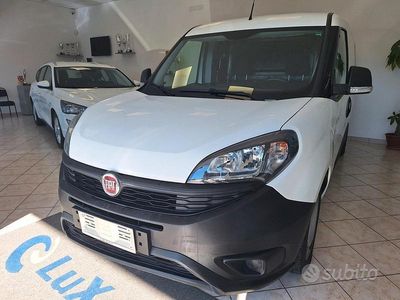 Begagnad Fiat Doblò S 105 HK (77 kW) 2022 Vit Minibuss