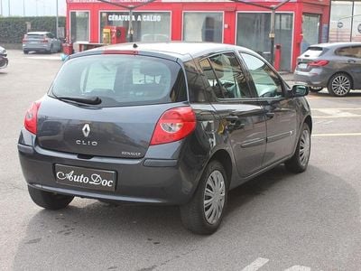 Usata Renault Clio II 75 CV (55 kW) 2006 Grigio Berlina