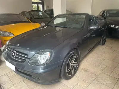 Usata Mercedes SLK200 163 CV (119 kW) 2001 Grigio Cabrio