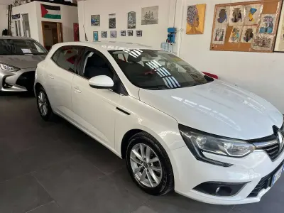 Usata Renault Mégane IV Intens 110 CV (80 kW) 2017 Bianco Berlina