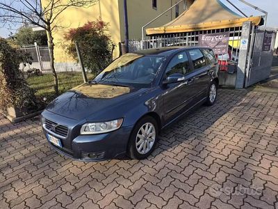 Usata Volvo V50 Momentum 136 CV (100 kW) 2008 Nero Station wagon