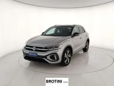 Usata VW T-Roc R-line 110 CV (80 kW) 2023 Grigio metallizzato SUV