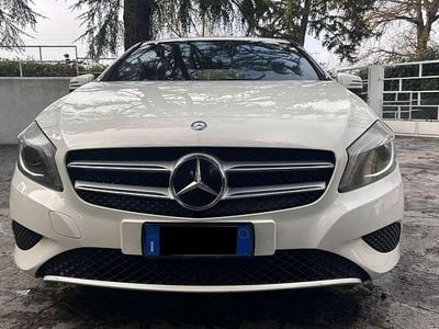 Usata Mercedes A180 SE 109 CV (80 kW) 2014 Bianco Monovolume