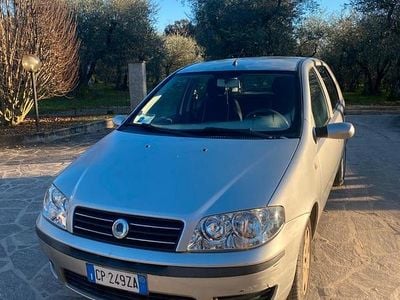 Usata Fiat Punto 69 CV (50 kW) 2005 Grigio Berlina
