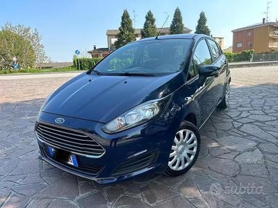 Usata Ford Fiesta Titanium 95 CV (69 kW) 2016 Marrone Utilitaria