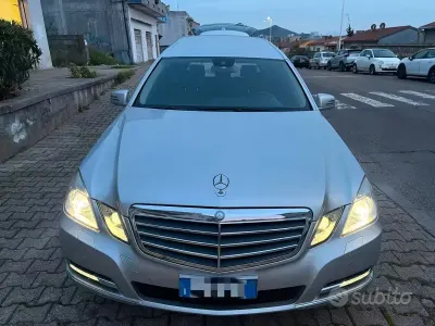 Usata Mercedes E250 113 CV (83 kW) 2011 Grigio Station wagon