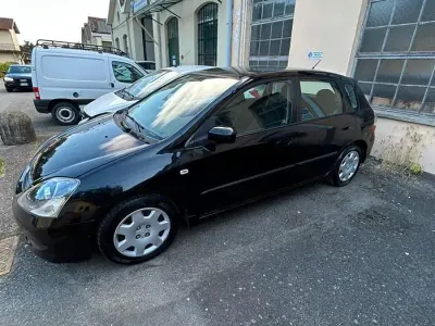 Usata Honda Civic 100 CV (73 kW) 2004 Nero Berlina