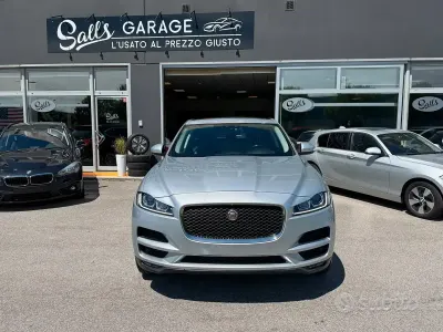 Usata Jaguar F-Pace Prestige 180 CV (132 kW) 2016 Grigio SUV