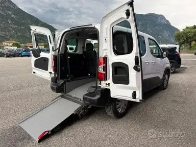 Usata Peugeot Rifter 102 CV (75 kW) 2022 Bianco Monovolume