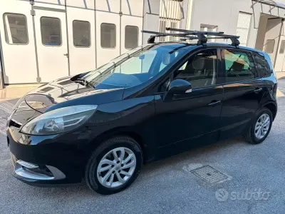 Käytetty Renault Scenic E-Tech XMOD 110 HP (80 kW) 2014 Musta Tila-auto