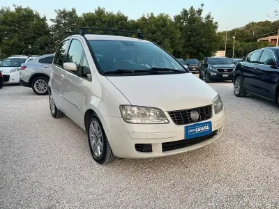 Usata Fiat Idea 90 CV (66 kW) 2009 Bianco Monovolume