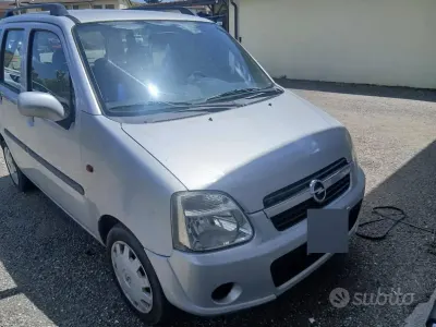 Usata Opel Agila 60 CV (44 kW) 2005 Grigio Monovolume