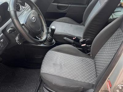 Usata Ford Fiesta Ghia 68 CV (50 kW) 2004 Grigio Utilitaria