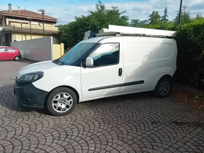 Usata Fiat Doblò 120 CV (88 kW) 2018 Bianco Monovolume