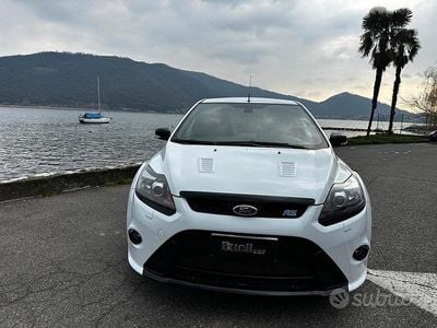 Usata Ford Focus RS 305 CV (224 kW) 2009 Bianco Berlina